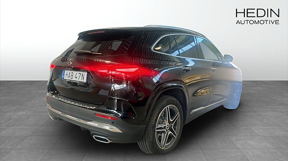 Mercedes-Benz GLA250 11 of 12