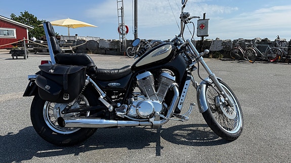 Suzuki Intruder VS800GL 3 of 5
