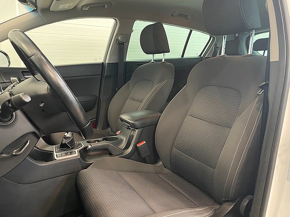 Kia Sportage 12 of 17