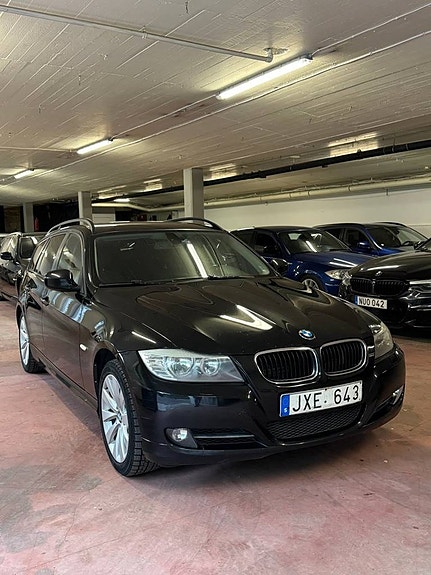 BMW 320d 4 of 5