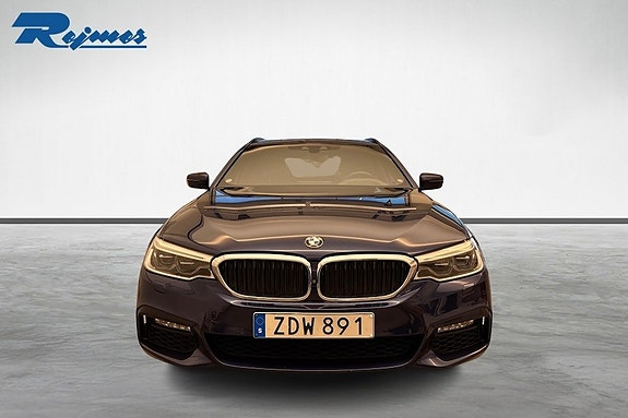 BMW 530i 4 of 5