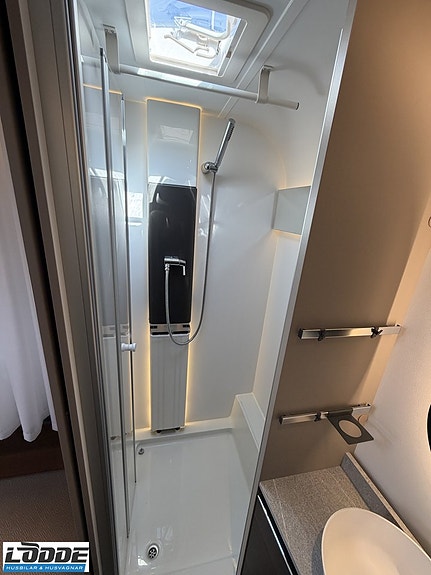 Adria ALPINA 663 HT 13 of 14