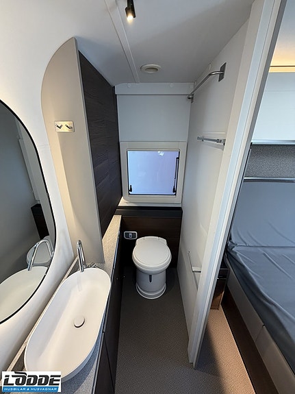 Adria ALPINA 663 HT 12 of 14