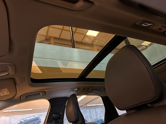 Volvo XC60 11 of 18