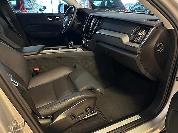 Volvo XC60 6 of 18