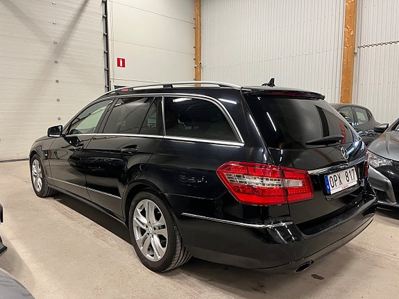 Mercedes-Benz E200 5 of 5