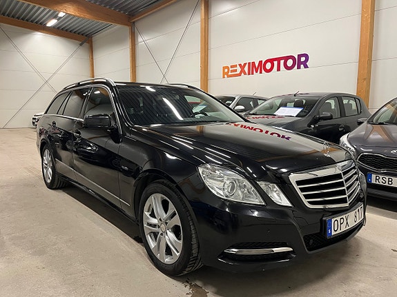 Mercedes-Benz E200 2 of 5
