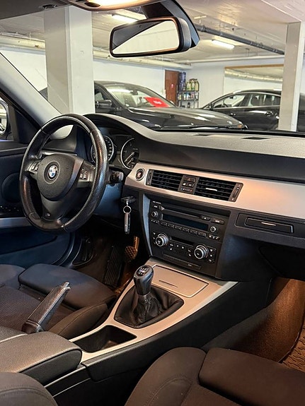 BMW 318d 5 of 5
