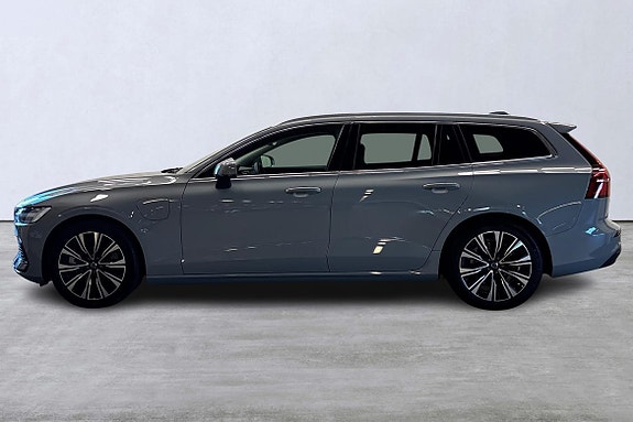 Volvo V60 2 of 5