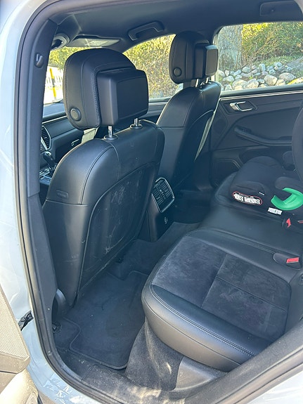 Porsche Macan 25 of 30