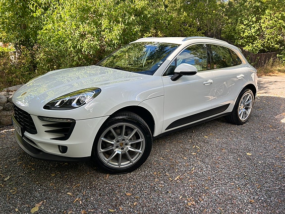 Porsche Macan 28 of 30