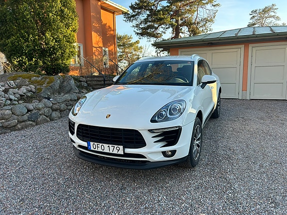 Porsche Macan 22 of 30