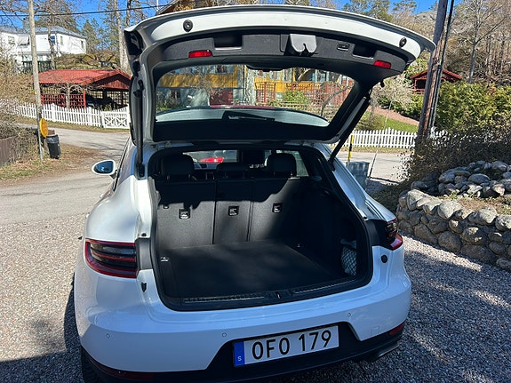 Porsche Macan 24 of 30