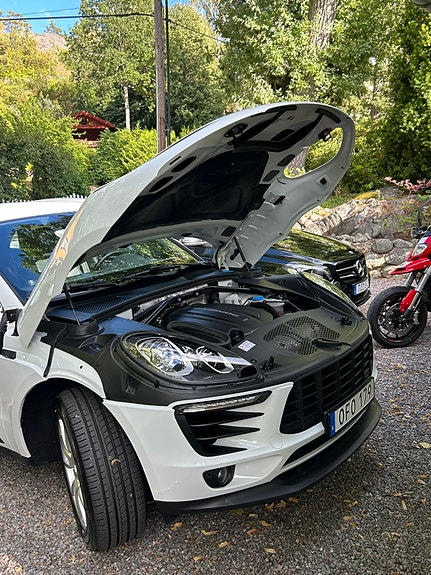Porsche Macan 17 of 30