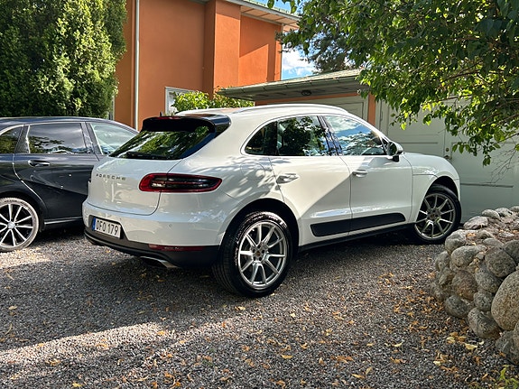 Porsche Macan 21 of 30
