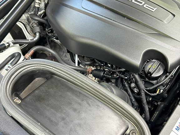 Porsche Macan 18 of 30