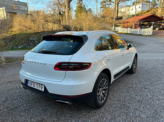 Porsche Macan 23 of 30