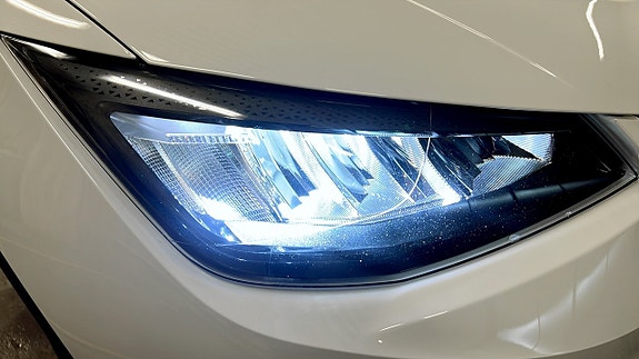 Seat Arona 14 of 18