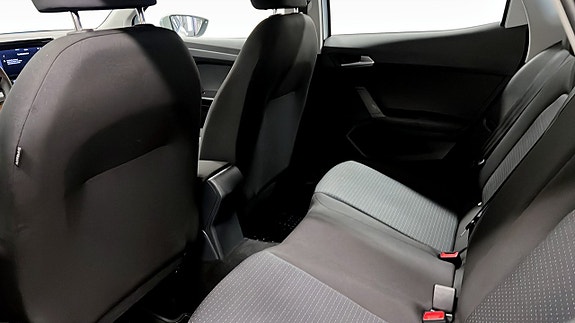 Seat Arona 11 of 18