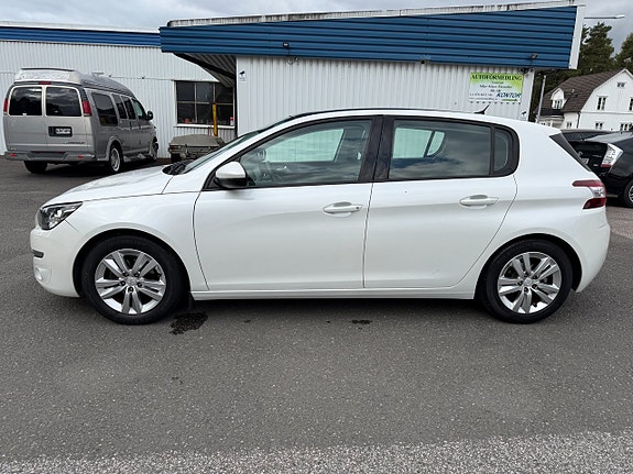 Peugeot 308 4 of 17