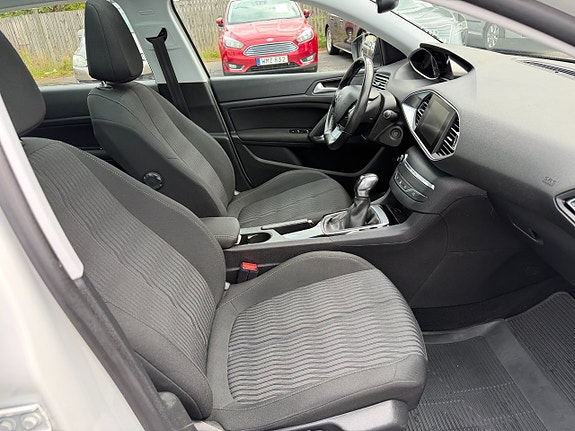 Peugeot 308 11 of 17