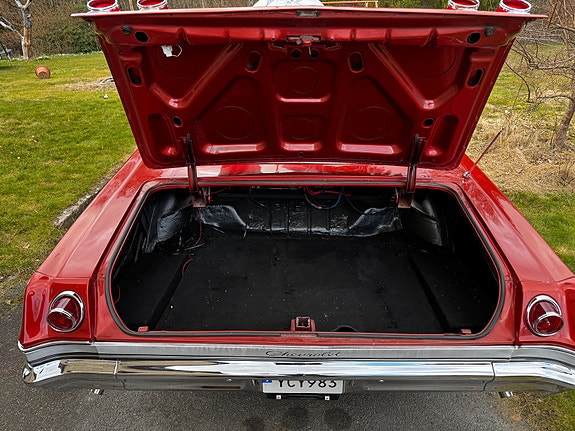 Chevrolet Impala 5 of 5