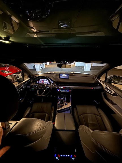 Audi Q7 3 of 5