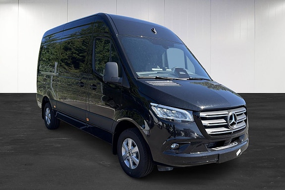 Mercedes-Benz Sprinter 319 2 of 5