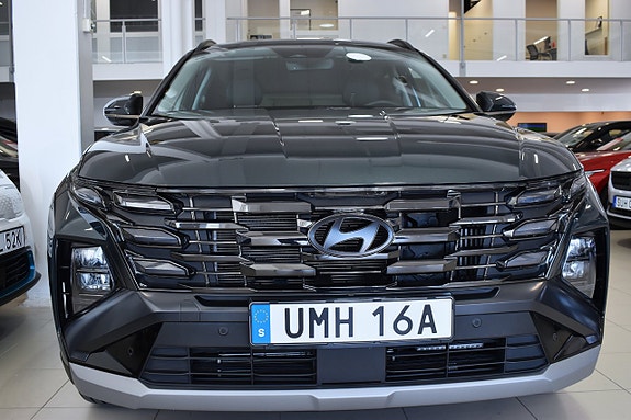 Hyundai Tucson 2 of 5