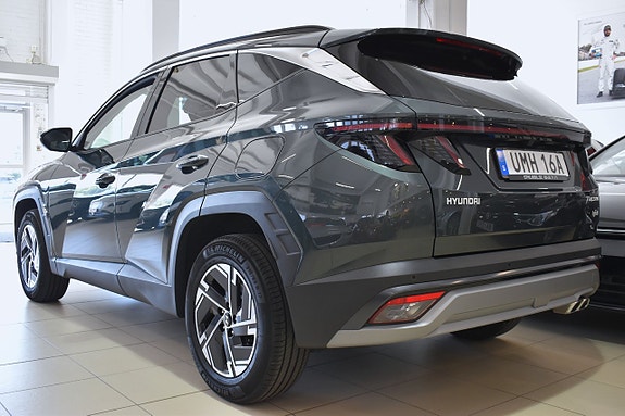 Hyundai Tucson 3 of 5