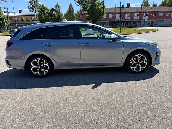 Kia Ceed 4 of 6