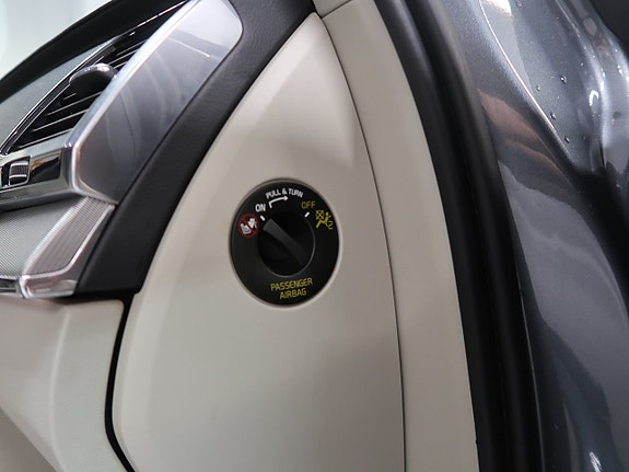 Volvo XC90 25 of 30