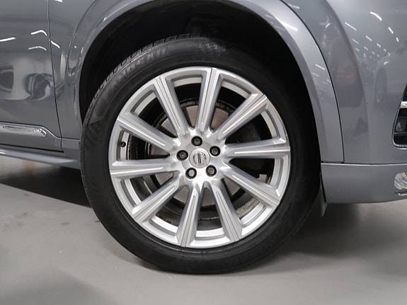 Volvo XC90 8 of 30