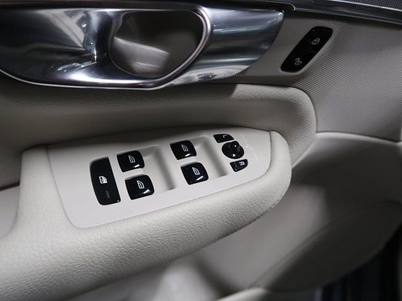 Volvo XC90 29 of 30