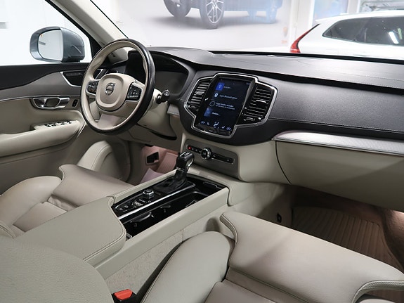 Volvo XC90 19 of 30