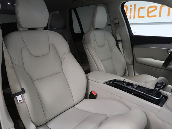 Volvo XC90 22 of 30