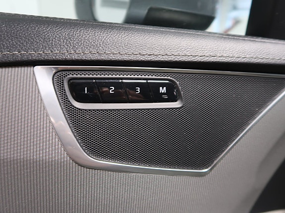 Volvo XC90 28 of 30