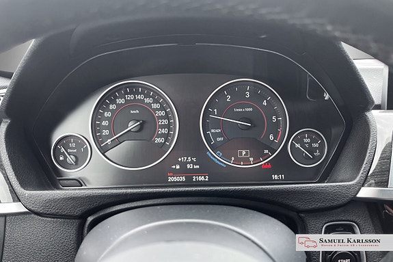 BMW 320d 14 of 17