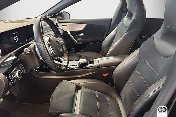 Mercedes-Benz CLA220 8 of 17