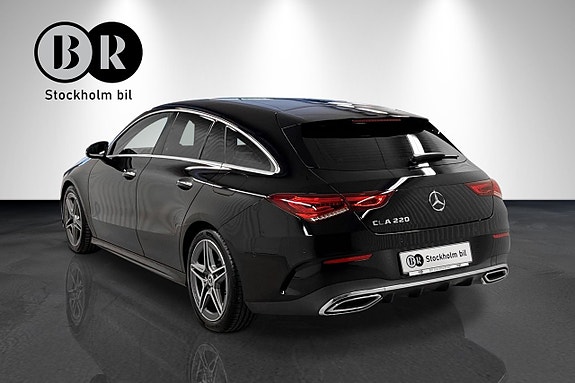 Mercedes-Benz CLA220 2 of 5