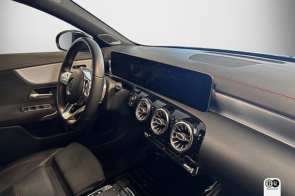 Mercedes-Benz CLA220 6 of 17