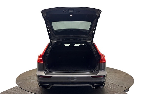 Volvo V60 8 of 30