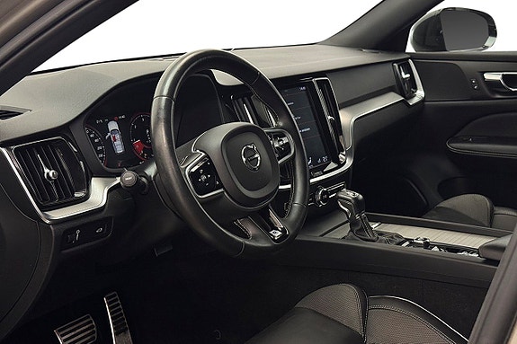 Volvo V60 13 of 30