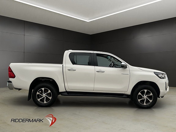 Toyota HiLux 2 of 5