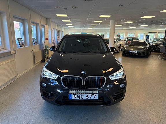 BMW X1 4 of 5
