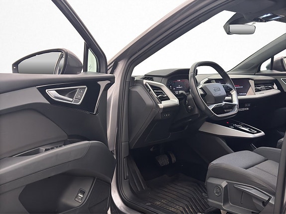 Audi Q4 e-tron 10 of 30