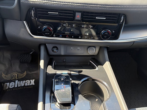Nissan X-Trail 15 of 19