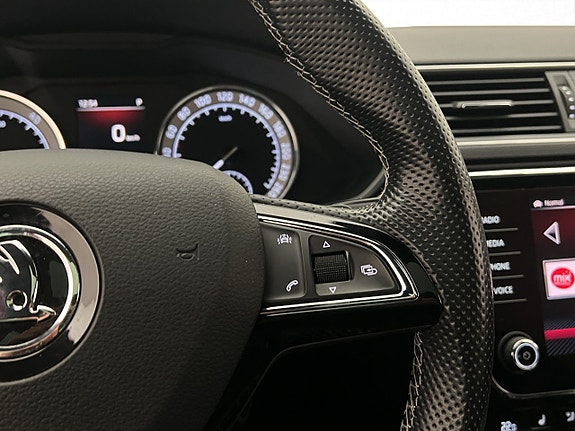 Skoda Superb 18 of 30