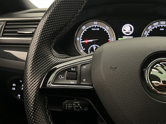Skoda Superb 16 of 30