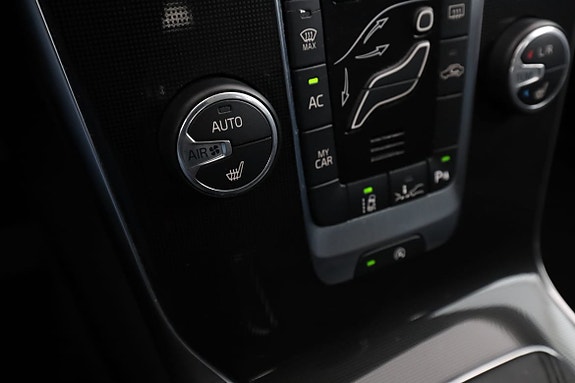 Volvo V40 Cross Country 26 of 30